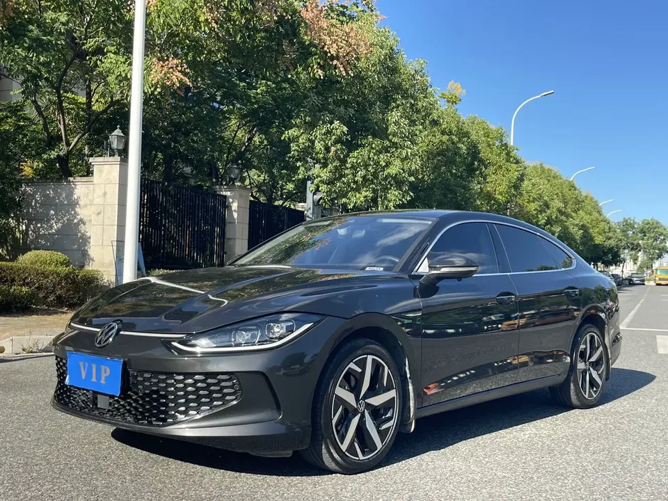 Volkswagen Lamando Lingdu 2024 Lingdu L 280TSI DSG Cool Edition 2024 — photo 1, buy with delivery to Moscow