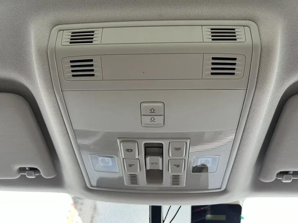 Volkswagen Tharu tuyue 2022 280TSI 2WD Deluxe Edition 2022 — thumbnail 3