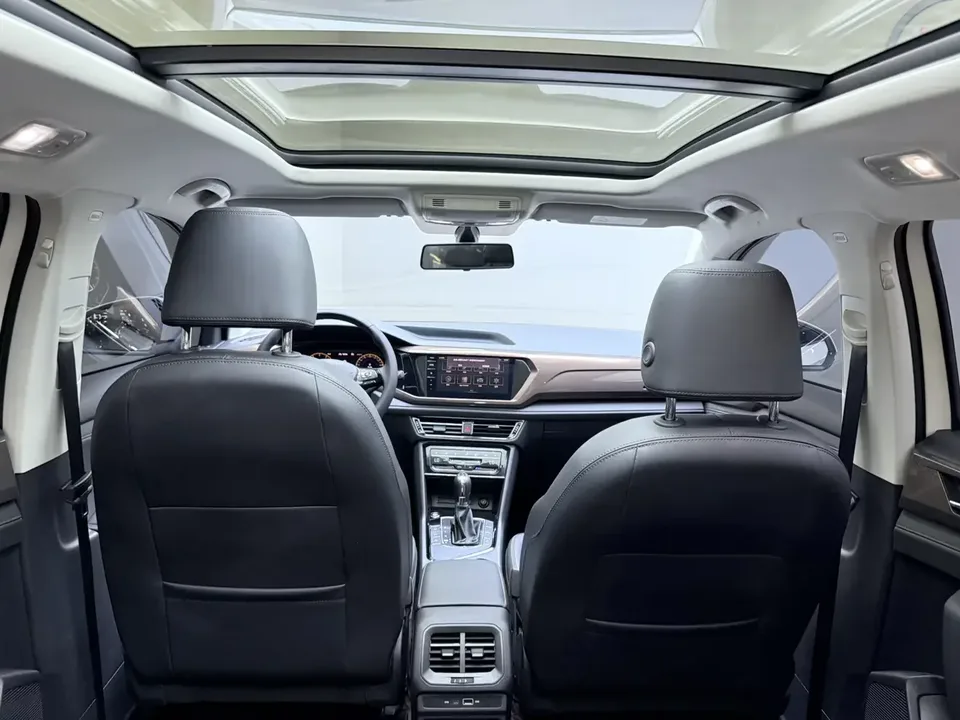 Volkswagen Tharu tuyue 2022 280TSI 2WD Deluxe Edition 2022 — thumbnail 4