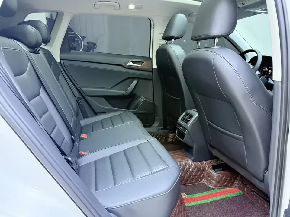 Volkswagen Tharu tuyue 2022 280TSI 2WD Deluxe Edition 2022 — thumbnail 5