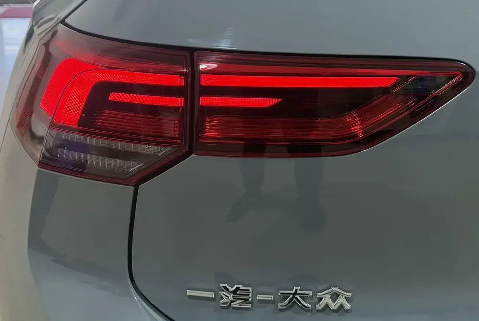 Volkswagen Golf golf 2023 280TSI DSG Pro facelift 2023 — thumbnail 3