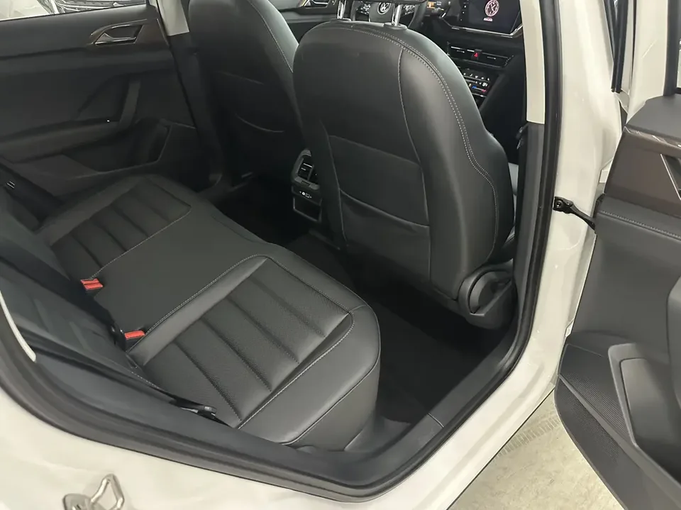 Volkswagen Tharu tuyue 2022 280TSI 2WD Deluxe Edition 2023 — thumbnail 3