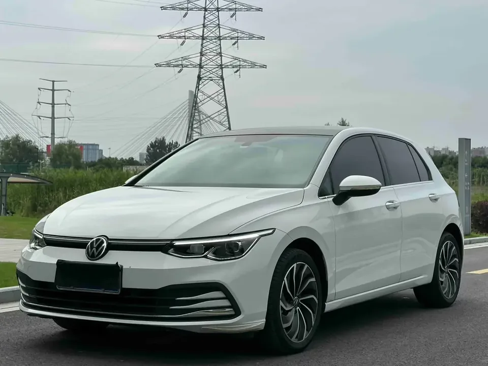 Volkswagen Golf golf 2023 280TSI DSG Pro 2023 — photo 1, buy with delivery to Moscow