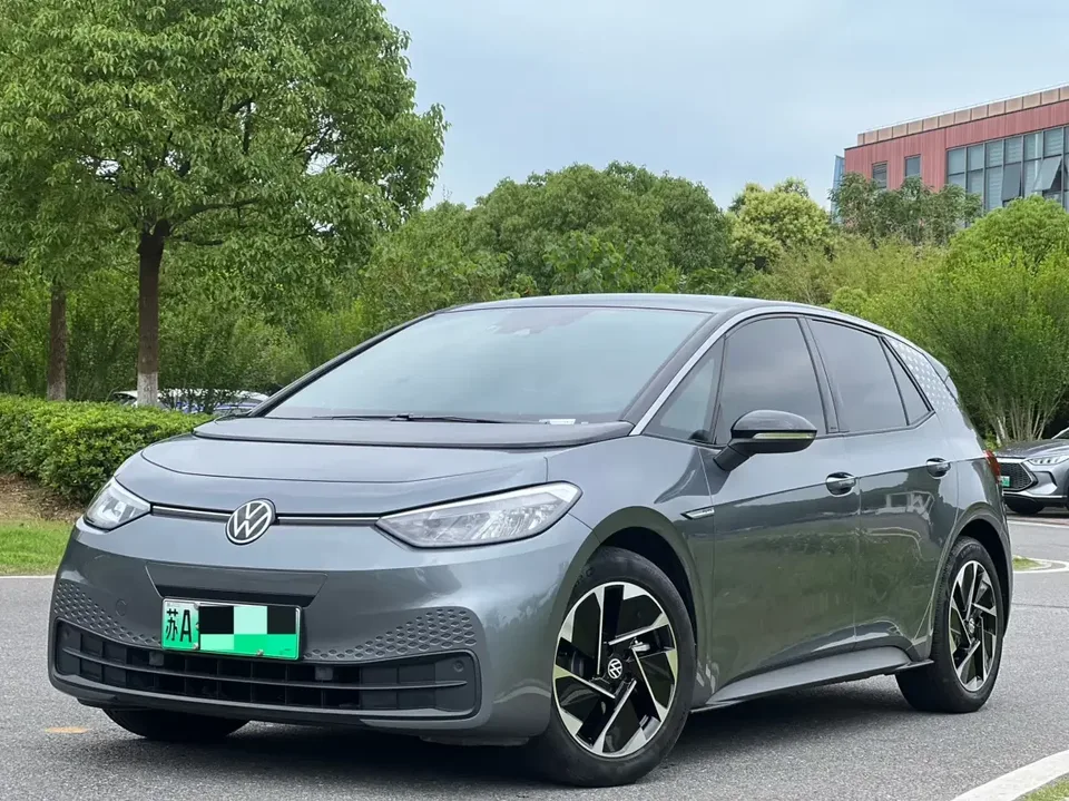 Volkswagen ID.3 Volkswagen ID.3 2023 Upgraded Pure Smart Edition 2023 — photo 1, buy with delivery to Moscow