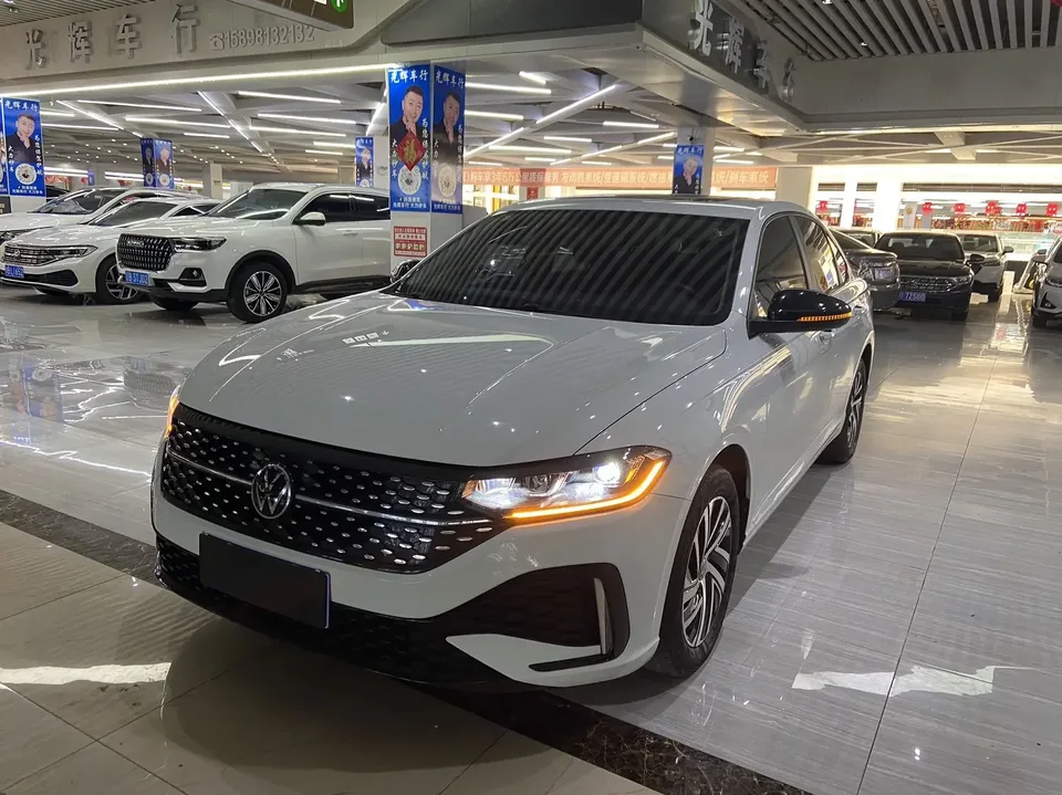 Volkswagen Lavida Lavida 2023 280TSI DSG Starry Sky Edition 2022 — фото 1, купить с доставкой в Москву