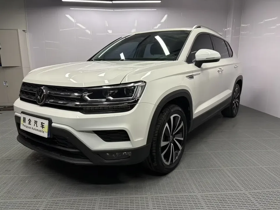 Volkswagen Tharu tuyue 2022 280TSI 2WD Deluxe Edition 2023 — photo 1, buy with delivery to Moscow