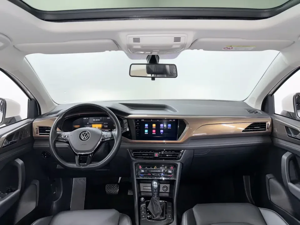 Volkswagen Tharu tuyue 2022 280TSI 2WD Deluxe Edition 2022 — thumbnail 4