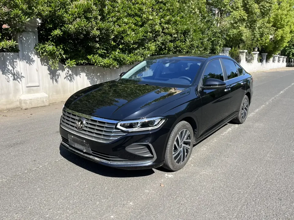 Volkswagen Lavida Lavida 2023 Modified 1.5L Automatic 5 million version 2024 — photo 1, buy with delivery to Moscow