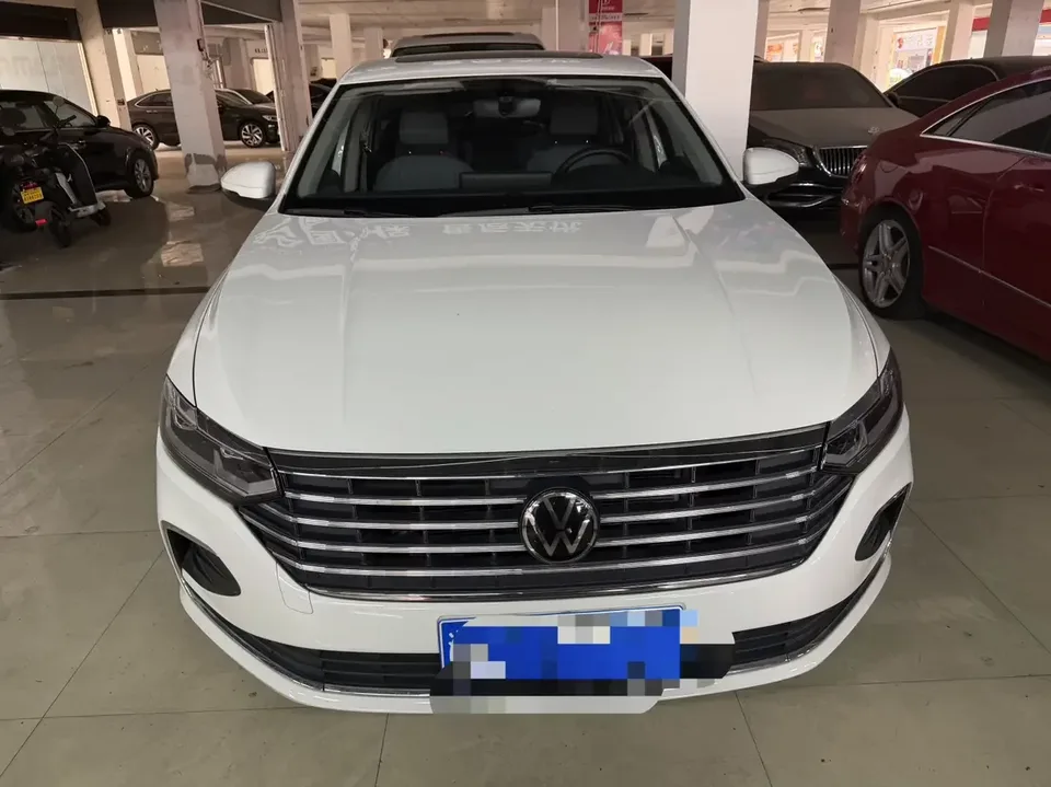 Volkswagen Lavida Lavida 2023 1.5L Automatic 5 Million Edition 2023 — photo 1, buy with delivery to Moscow