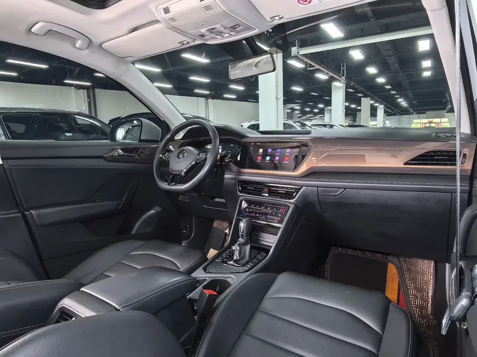 Volkswagen Tharu tuyue 2022 280TSI 2WD Deluxe Edition 2022 — thumbnail 4