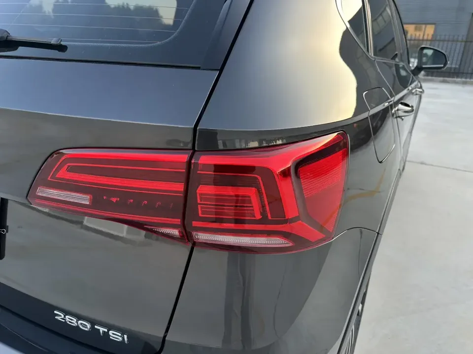 Volkswagen Tharu tuyue 2022 280TSI 2WD Deluxe Edition 2022 — thumbnail 3