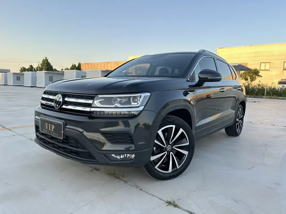Volkswagen Tharu tuyue 2022 280TSI 2WD Deluxe Edition 2022 — photo 1, buy with delivery to Moscow