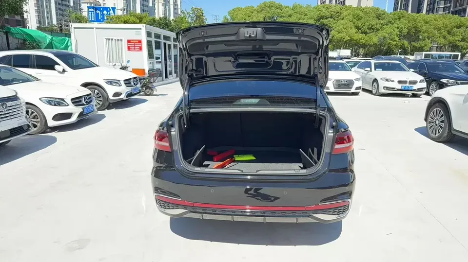 Volkswagen Lavida Lavida 2024 300TSI DSG Starry Sky Edition 2024 — thumbnail 2