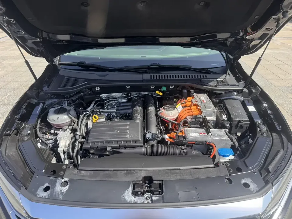 Volkswagen Passat PHEV Passat PHEV 2023 430PHEV Hybrid Elite Edition 2023 — thumbnail 3