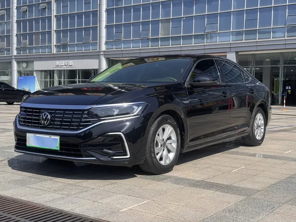 Volkswagen Passat PHEV Passat PHEV 2023 430PHEV Hybrid Elite Edition 2023 — photo 1, buy with delivery to Moscow