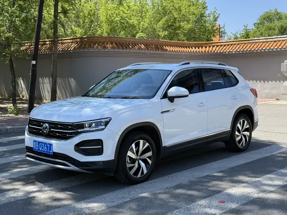 Volkswagen Tayron Tanyue 2022 280TSI 2WD Luxury Smart Edition 2022 — photo 1, buy with delivery to Moscow
