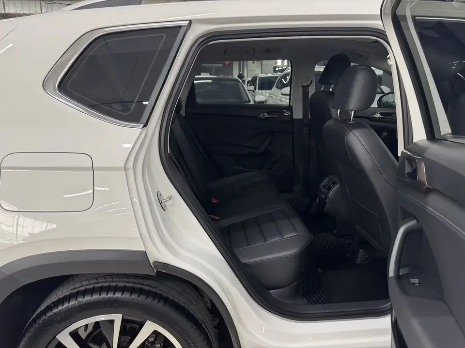 Volkswagen Tharu tuyue 2022 280TSI 2WD Deluxe Edition 2022 — thumbnail 4