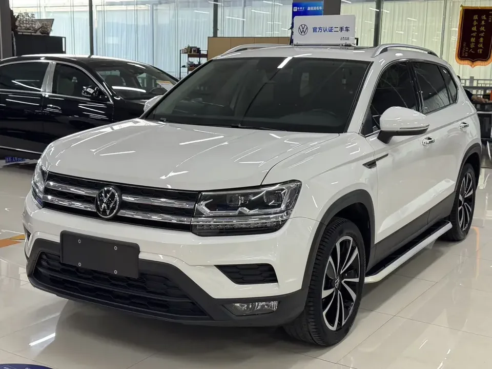 Volkswagen Tharu tuyue 2022 280TSI 2WD Deluxe Edition 2022 — photo 1, buy with delivery to Moscow