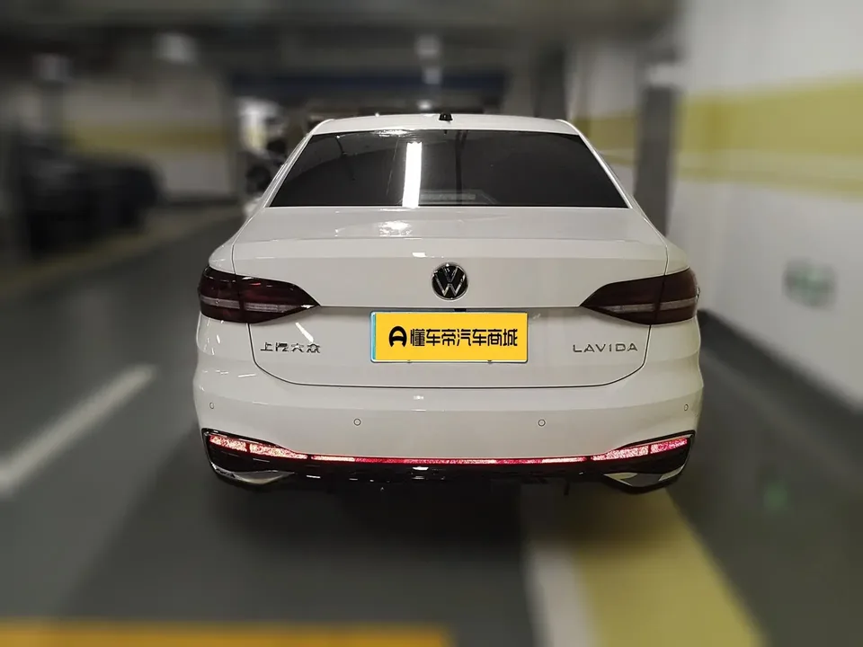 Volkswagen Lavida Lavida 2024 1.5L Automatic Starry Sky 5 Million Edition 2025 — thumbnail 2