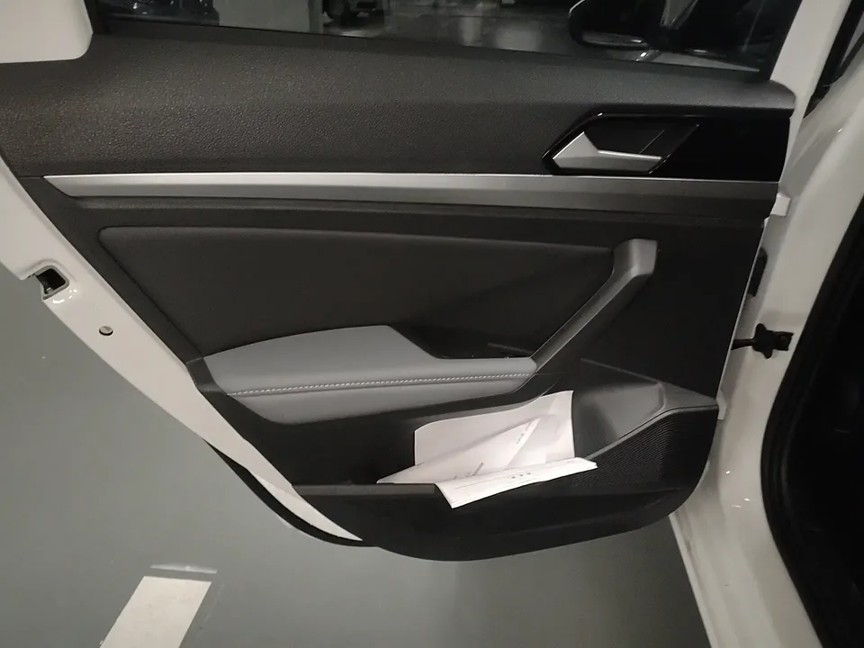 Volkswagen Lavida Lavida 2024 1.5L Automatic Starry Sky 5 Million Edition 2025 — thumbnail 5