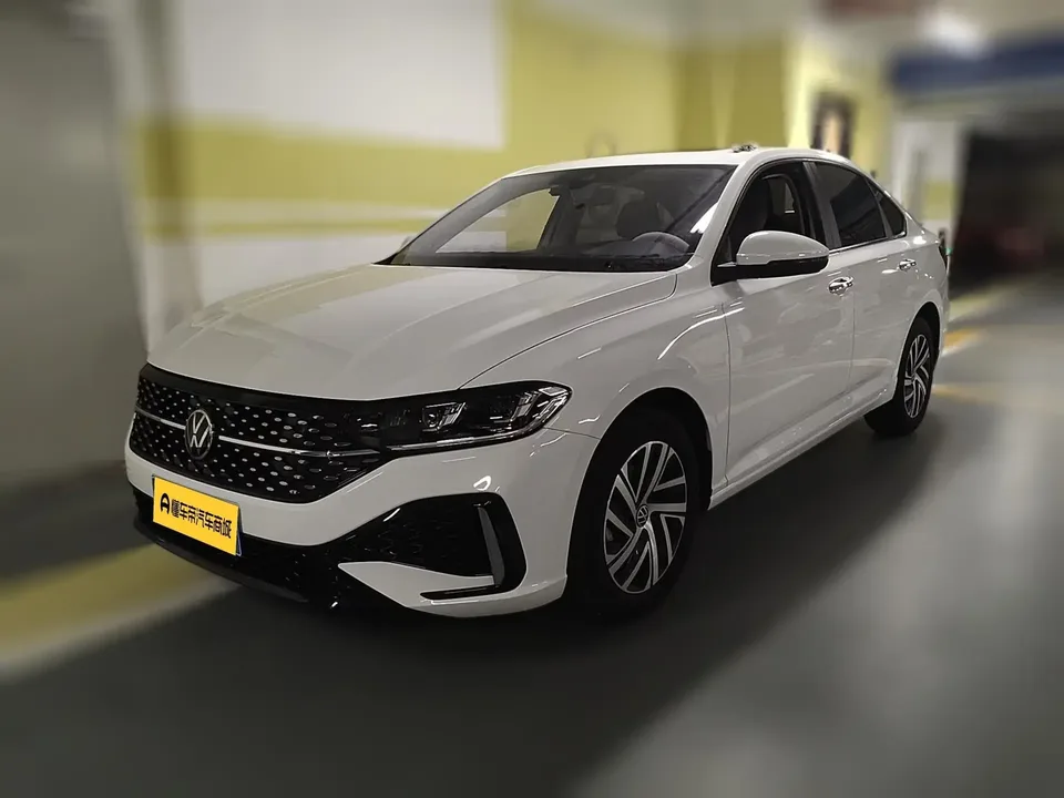 Volkswagen Lavida Lavida 2024 1.5L Automatic Starry Sky 5 Million Edition 2025 — photo 1, buy with delivery to Moscow