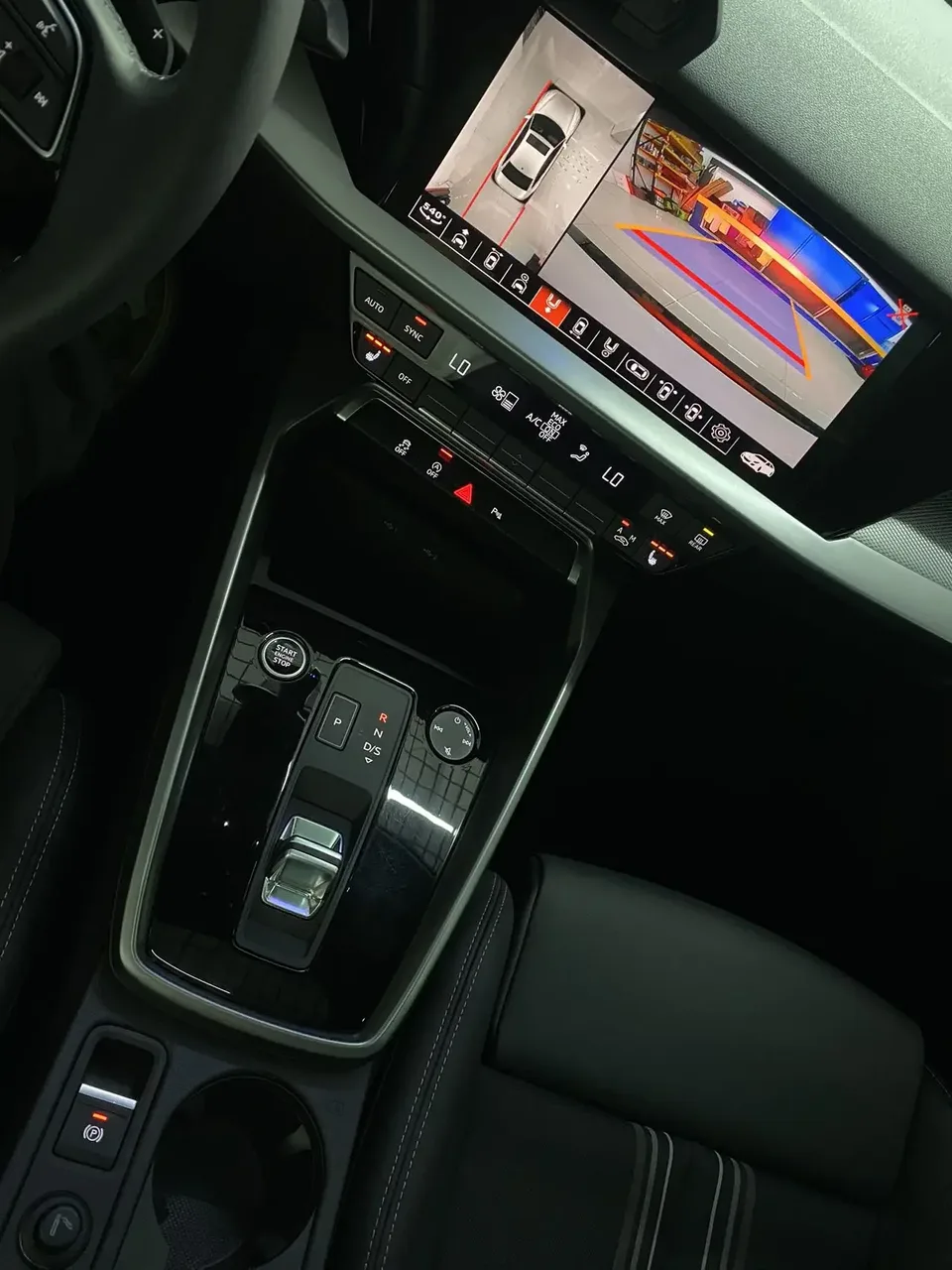 Audi A3 Audi A3 2023 Sportback 35 TFSI Stylish and sporty 2023 — thumbnail 4