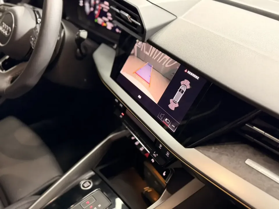 Audi A3 Audi A3 2022 Sportback 35 TFSI Stylish and sporty 2022 — thumbnail 4