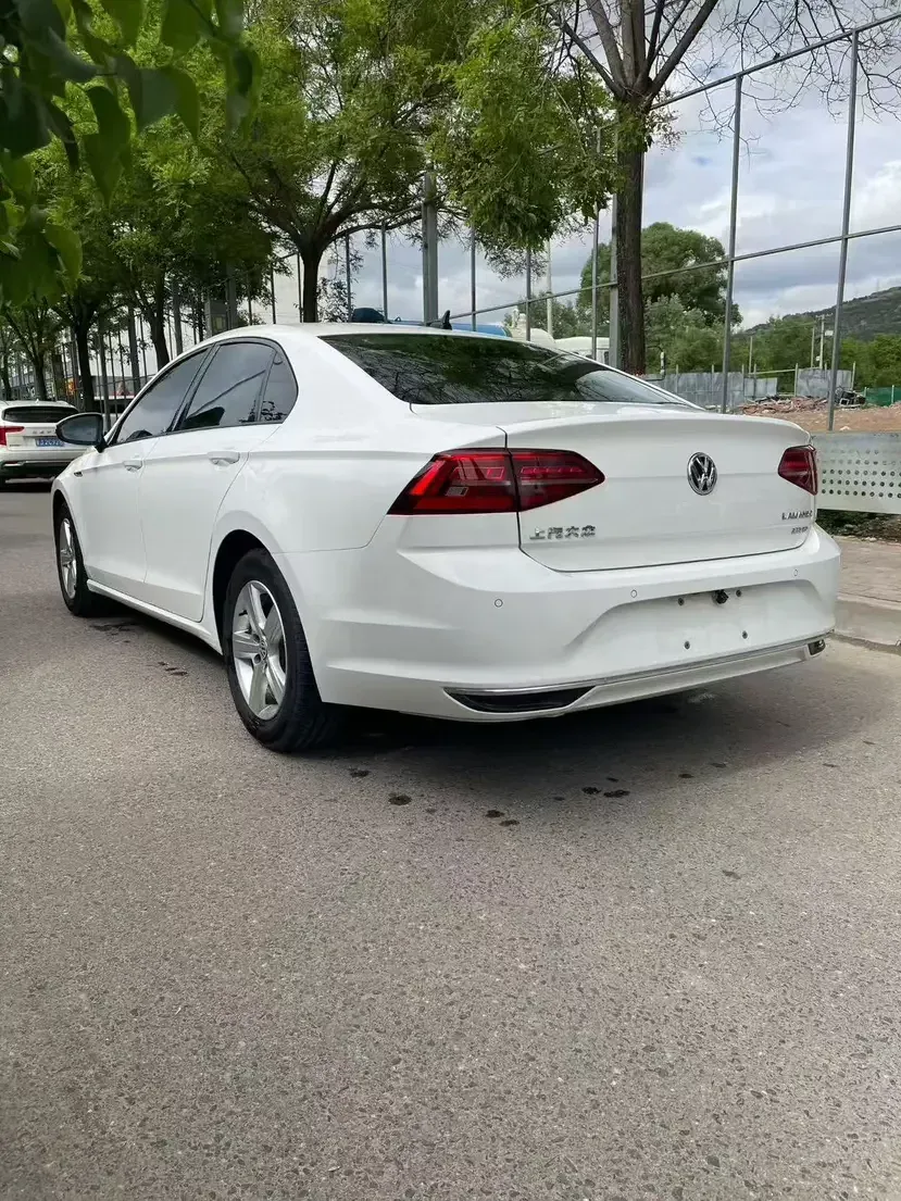 Volkswagen Lamando Lingdu 2021 230TSI DSG Fashion Edition 2023 — миниатюра 4