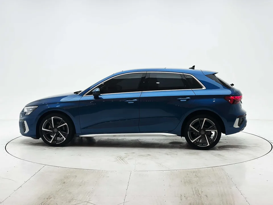 Audi A3 Audi A3 2021 Sportback 35 TFSI Stylish and sporty 2022 — photo 1, buy with delivery to Moscow