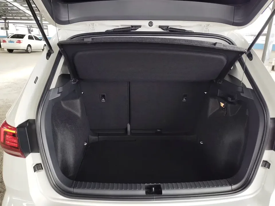 Volkswagen Tharu tuyue 2021 280TSI 2WD Comfort Edition 2022 — thumbnail 4