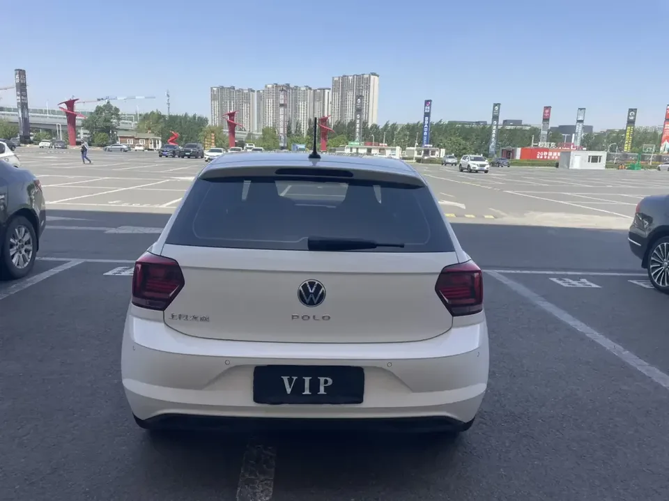 Volkswagen Polo Polo 2021 Plus 1.5L Automatic Colorful Technology Edition 2022 — thumbnail 2