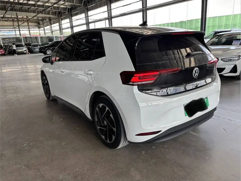 Volkswagen ID.3 Volkswagen ID.3 2024 Outstanding Edition 2024 — thumbnail 4