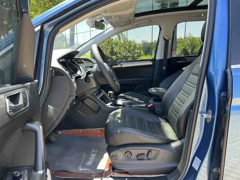 Volkswagen Touran L Touran L 2021 280TSI DSG 6-seater 2023 — thumbnail 5