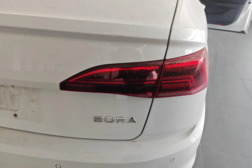 Volkswagen Bora Bora 2021 1.5L Automatic Comfort Smart Connection Edition 2022 — thumbnail 2