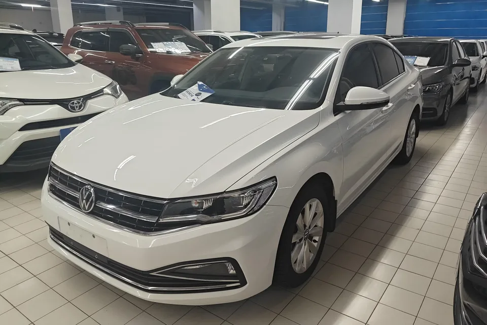 Volkswagen Bora Bora 2021 1.5L Automatic Comfort Smart Connection Edition 2022 — photo 1, buy with delivery to Moscow