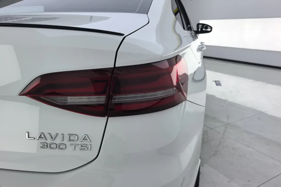 Volkswagen Lavida Lavida 2024 300TSI DSG Starry Sky Leading Edition 2024 — thumbnail 2
