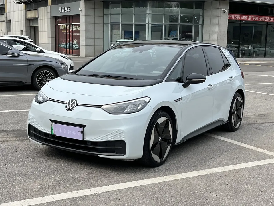 Volkswagen ID.3 Volkswagen ID.3 2023 Pure Smart Edition 2023 — photo 1, buy with delivery to Moscow