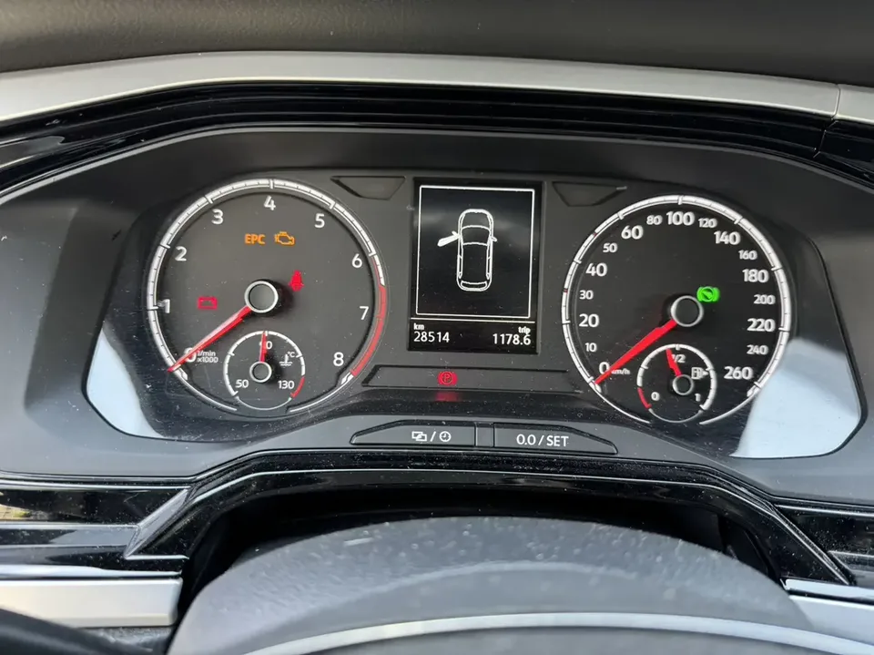 Volkswagen Polo Polo 2021 Plus 1.5L Automatic Colorful Technology Edition 2022 — thumbnail 3