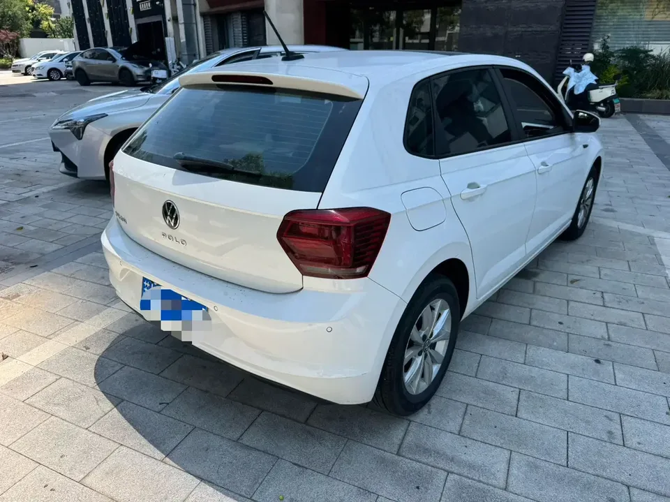 Volkswagen Polo Polo 2021 Plus 1.5L Automatic Colorful Technology Edition 2022 — thumbnail 4