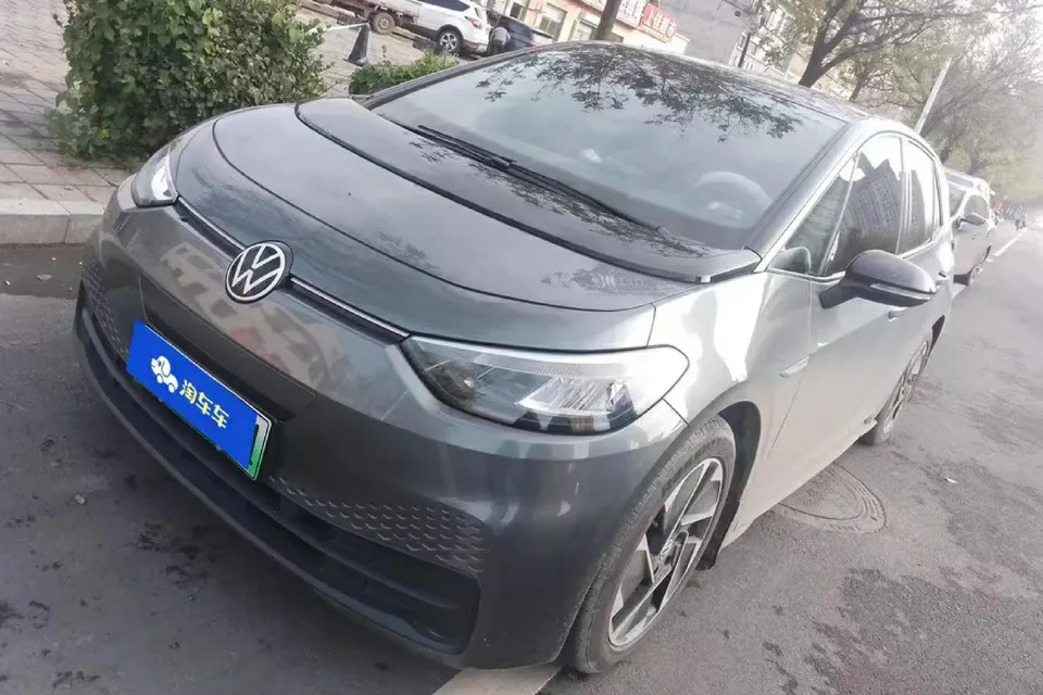 Volkswagen ID.3 Volkswagen ID.3 2023 Pure Smart Edition 2024 — photo 1, buy with delivery to Moscow