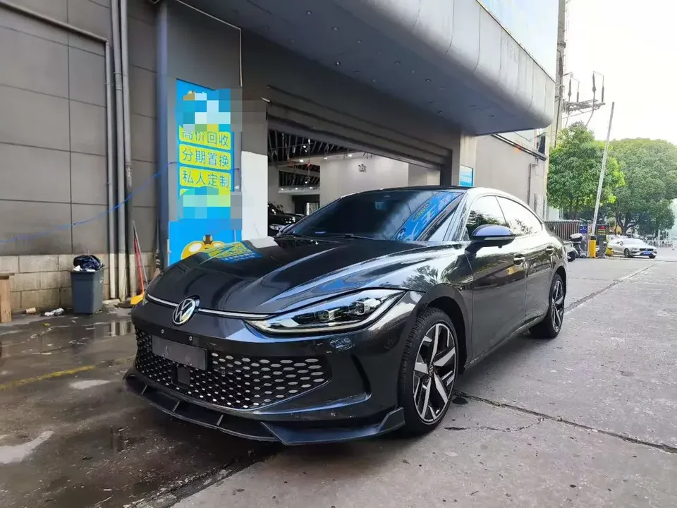 Volkswagen Lamando Lingdu 2023 Lingdu L 280TSI DSG Cool Edition 2023 — photo 1, buy with delivery to Moscow