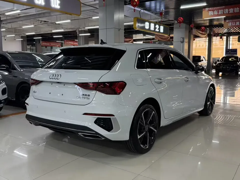 Audi A3 Audi A3 2023 Sportback 35 TFSI Stylish and sporty 2023 — thumbnail 4
