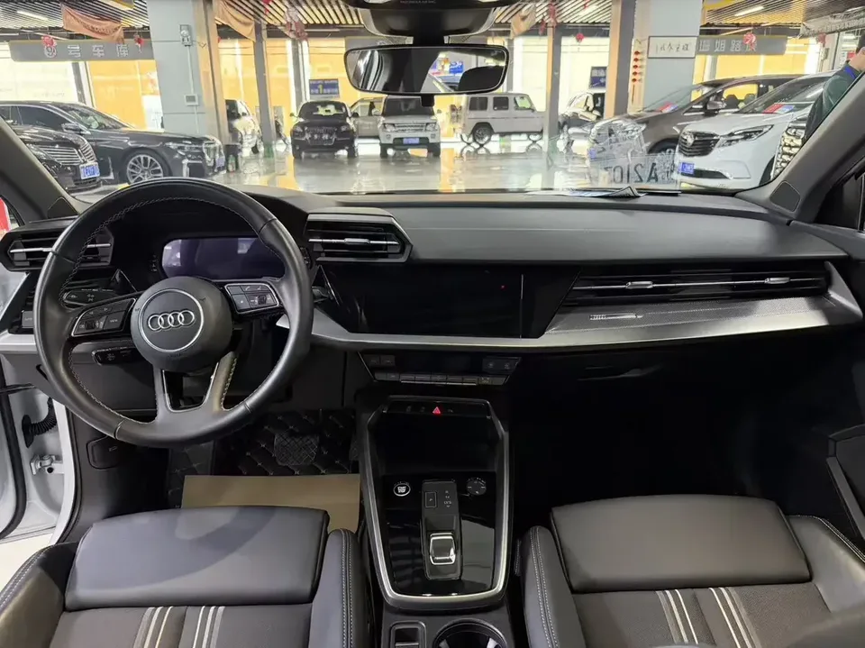 Audi A3 Audi A3 2023 Sportback 35 TFSI Stylish and sporty 2023 — thumbnail 5