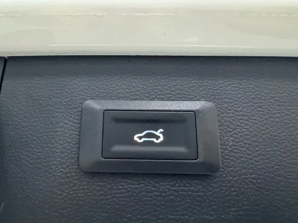 Volkswagen Tharu tuyue 2022 280TSI 2WD Deluxe Edition 2022 — thumbnail 3