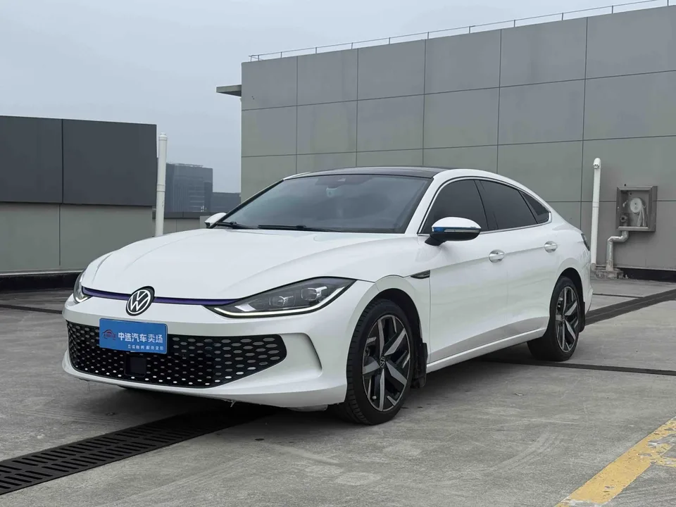 Volkswagen Lamando Lingdu 2023 Lingdu L 280TSI DSG Cool Edition 2023 — photo 1, buy with delivery to Moscow