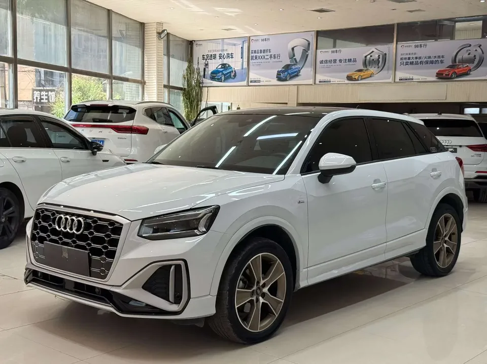 Audi Q2L Audi Q2L 2022 35 TFSI Stylish Dynamic 2023 — photo 1, buy with delivery to Moscow