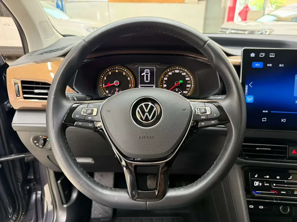 Volkswagen Tharu tuyue 2021 280TSI 2WD Luxury Edition PLUS 2022 — thumbnail 4