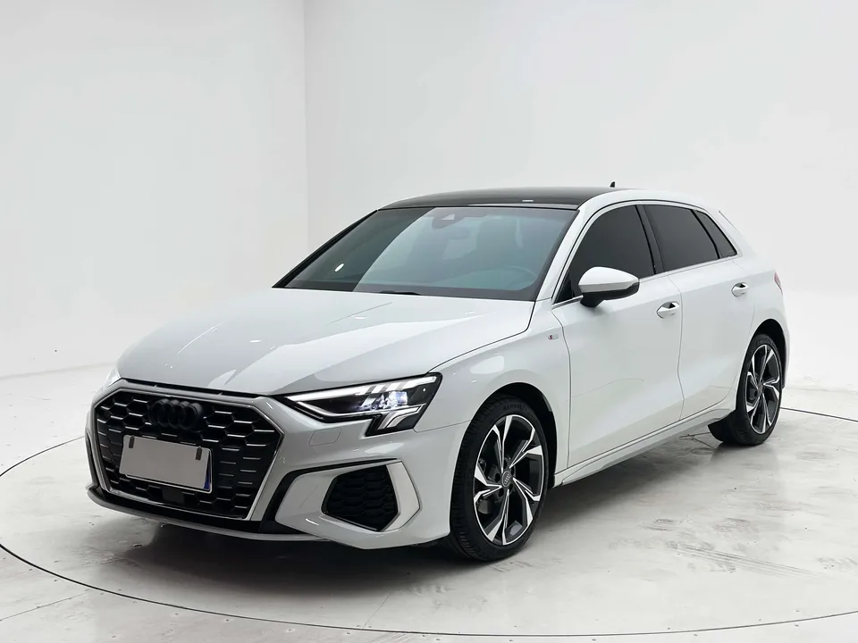 Audi A3 Audi A3 2021 Sportback 35 TFSI Luxury Sports 2022 — photo 1, buy with delivery to Moscow