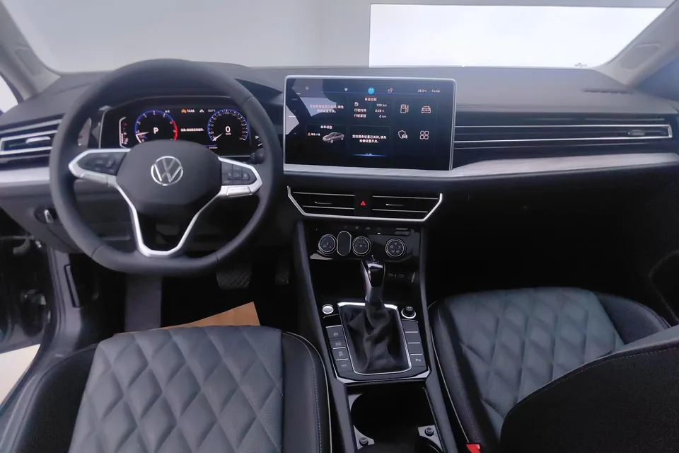 Volkswagen Sagitar Sagitar 2025 300TSI DSG Beyond Edition 2024 — thumbnail 4