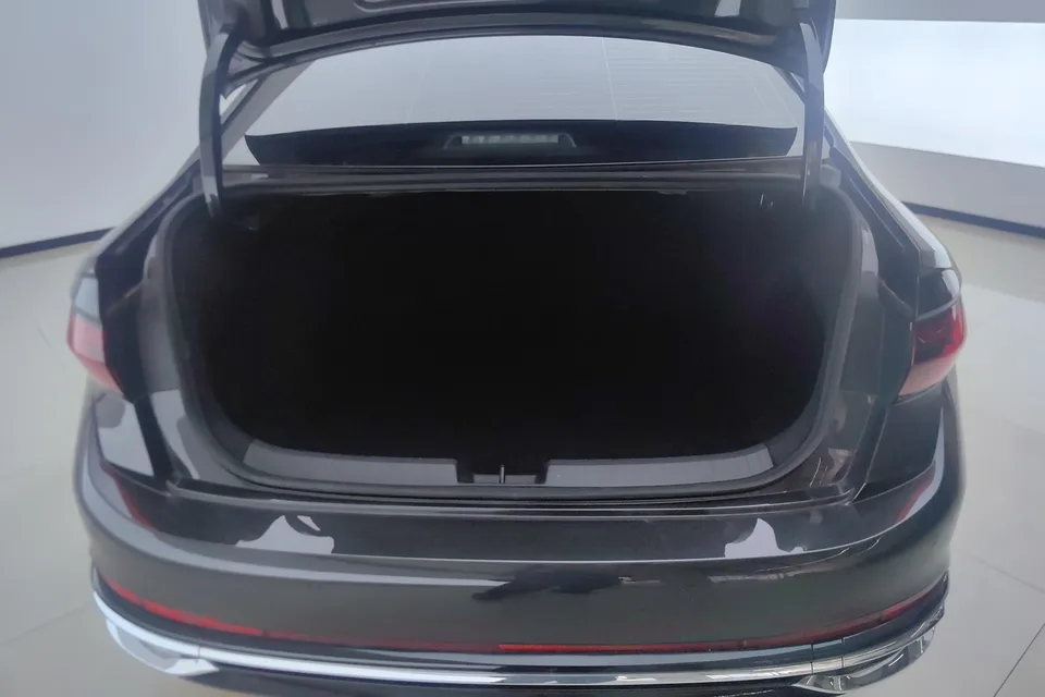 Volkswagen Sagitar Sagitar 2025 300TSI DSG Beyond Edition 2024 — thumbnail 5